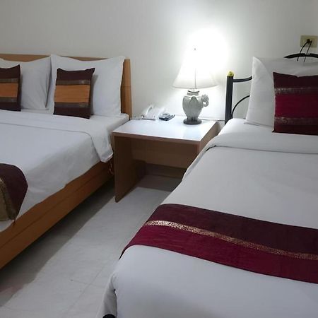 Central Place Hotel Rayong Extérieur photo