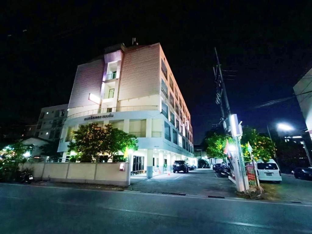 Central Place Hotel Rayong Extérieur photo