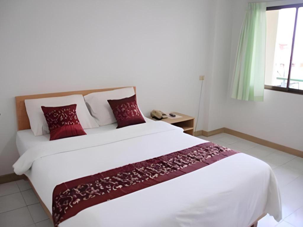 Central Place Hotel Rayong Extérieur photo