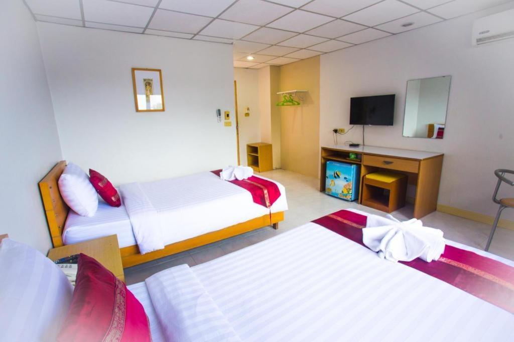 Central Place Hotel Rayong Extérieur photo