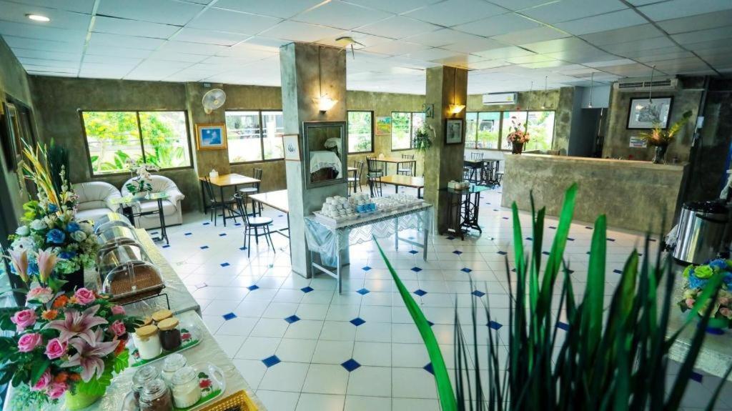 Central Place Hotel Rayong Extérieur photo