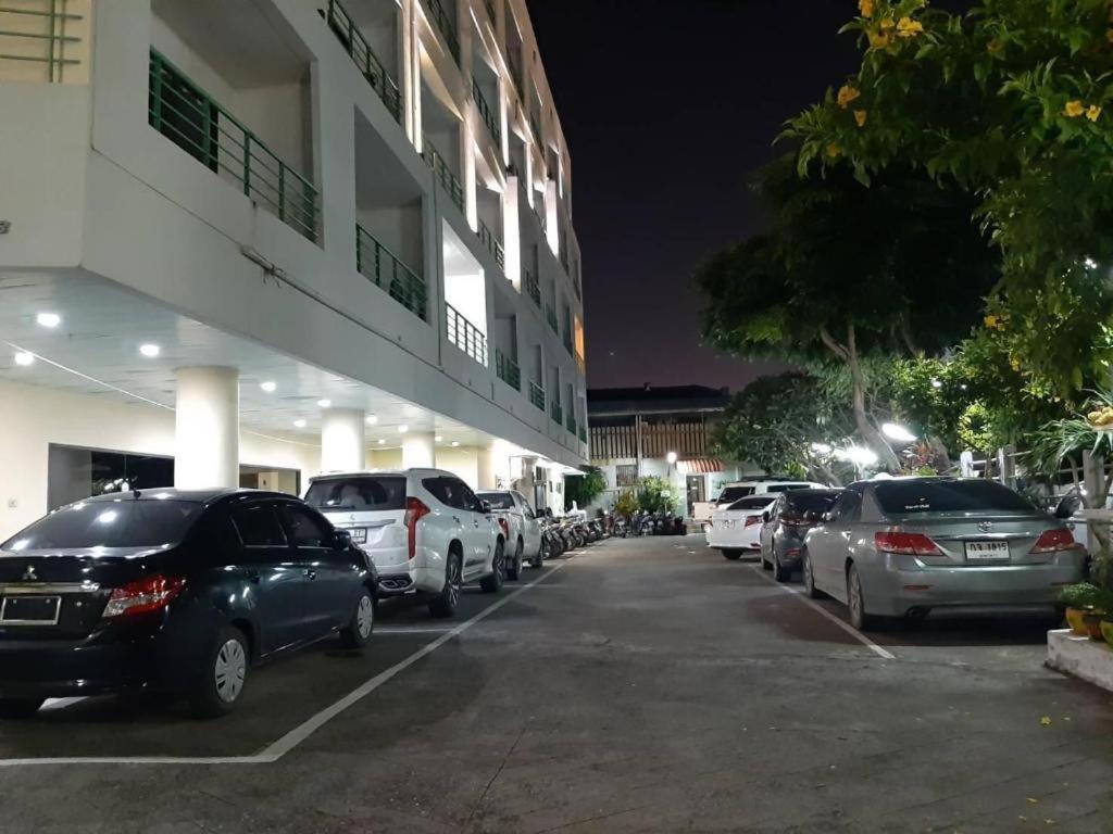 Central Place Hotel Rayong Extérieur photo