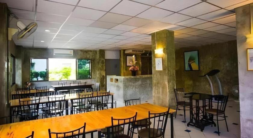 Central Place Hotel Rayong Extérieur photo