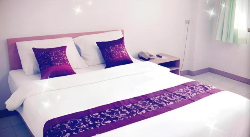 Central Place Hotel Rayong Extérieur photo