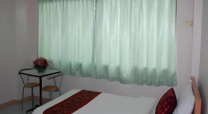 Central Place Hotel Rayong Extérieur photo
