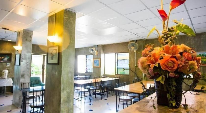 Central Place Hotel Rayong Extérieur photo