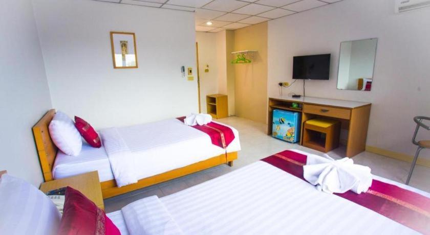 Central Place Hotel Rayong Extérieur photo