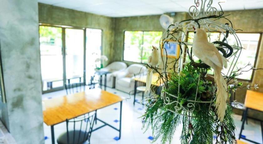 Central Place Hotel Rayong Extérieur photo