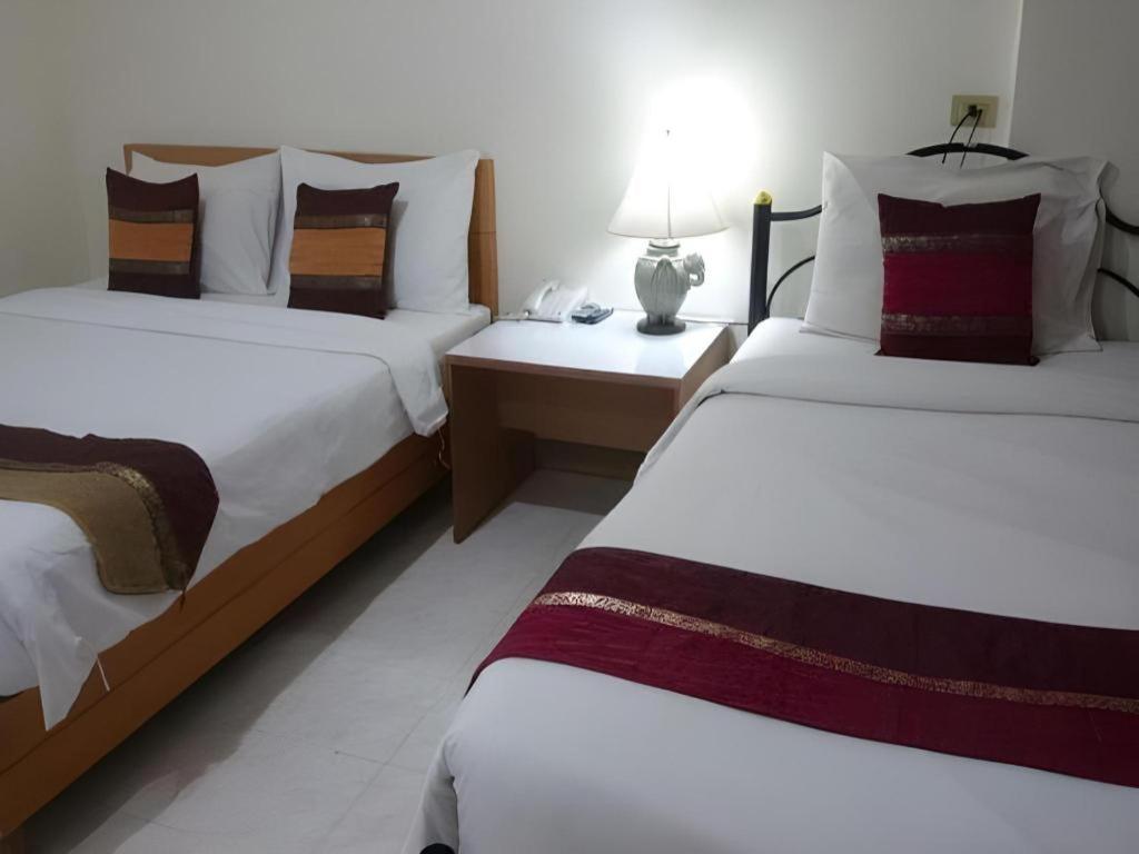 Central Place Hotel Rayong Extérieur photo