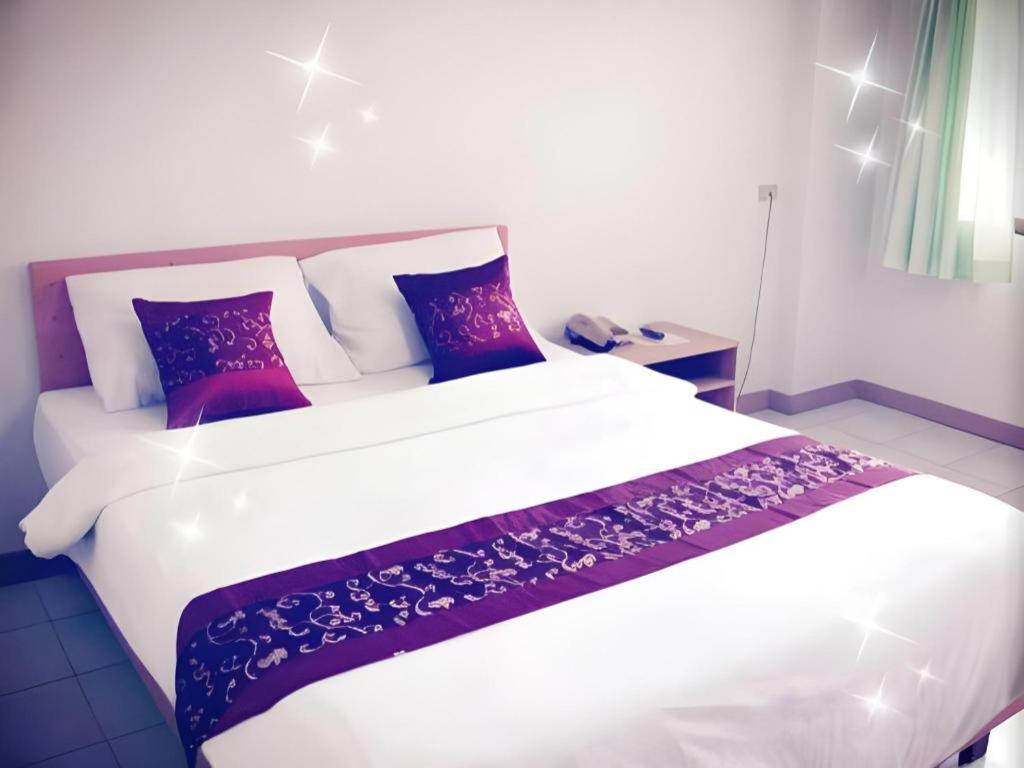 Central Place Hotel Rayong Extérieur photo