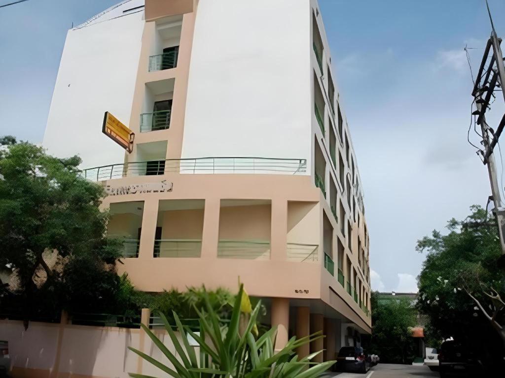 Central Place Hotel Rayong Extérieur photo