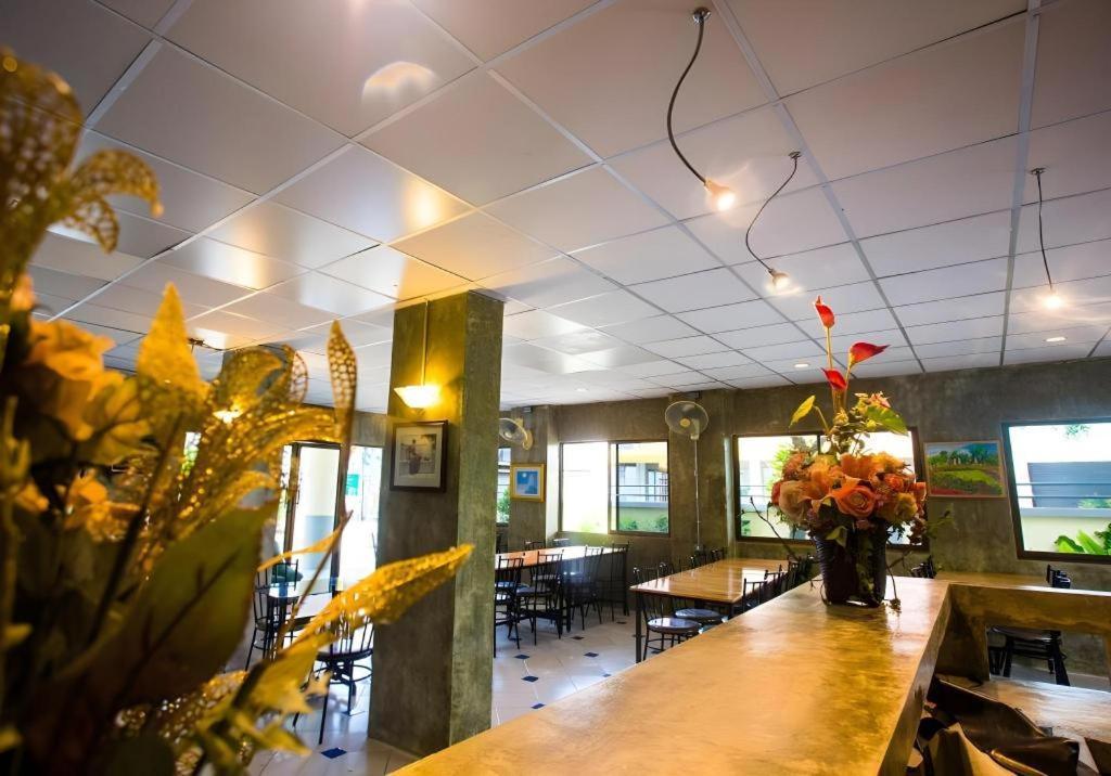 Central Place Hotel Rayong Extérieur photo